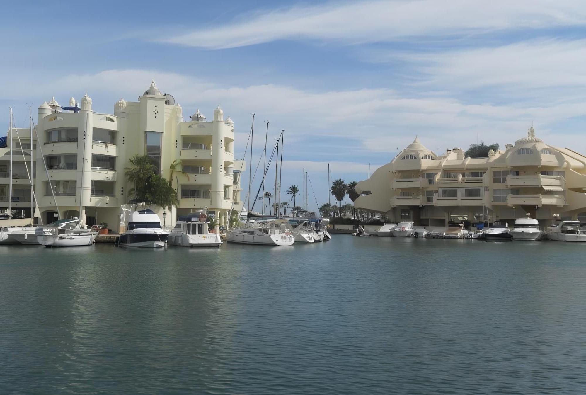 Next To Puerto Marina And The Beach Benalmádena Eksteriør billede
